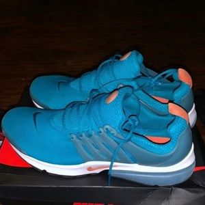 Air Presto Essential 'Dolphins'